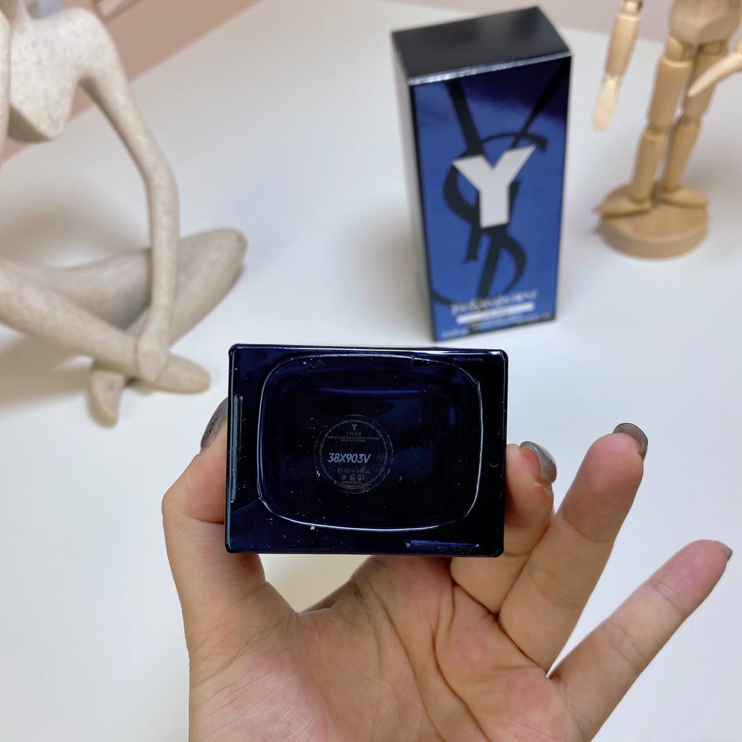 Saint Laurent perfume